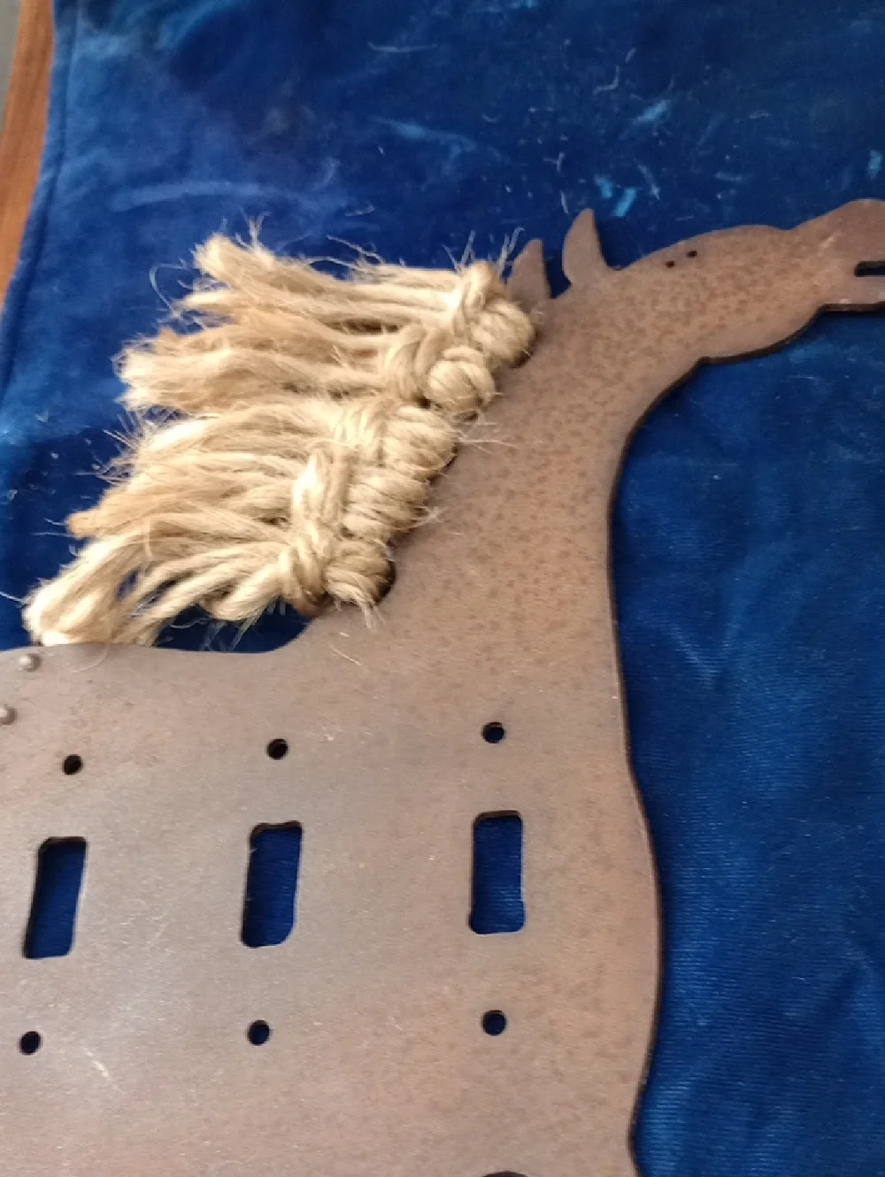Rustic Horse Wall Decor with Natural Rope Mane - Brown